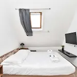 Spontini Victor Hugo Cosy Studio