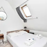 Spontini Victor Hugo Cosy Studio