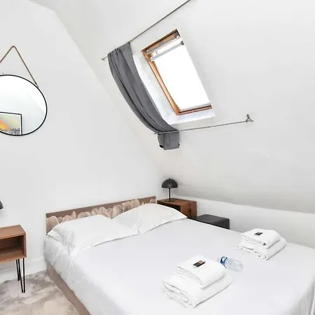 Spontini Victor Hugo Cosy Studio Apartment Paris